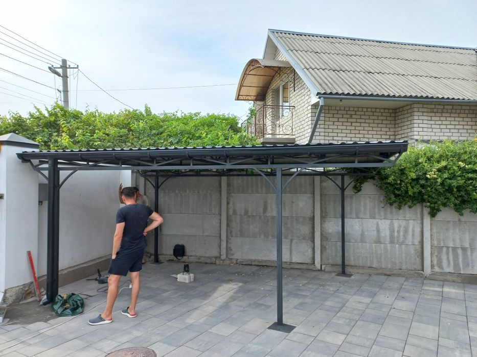 Навесы для авто,машины,автомобиля под ключ.Козырек над дверью.