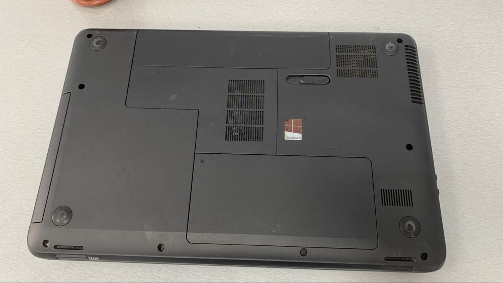 Ноутбук HP Compaq CQ58 (AMD E1 / 2GB RAM / 320GB HDD)
