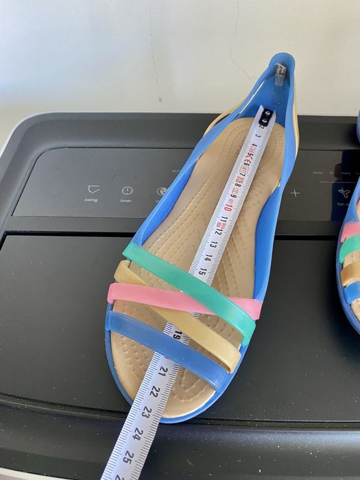 Sandały Crocs Isabella 2 Flat r. 36/37 W6