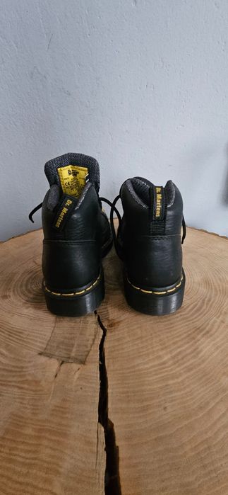 Glany Dr. Martens