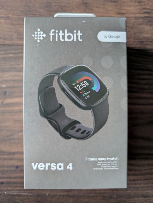 Nowy smartwatch Fitbit Versa 4 czarny