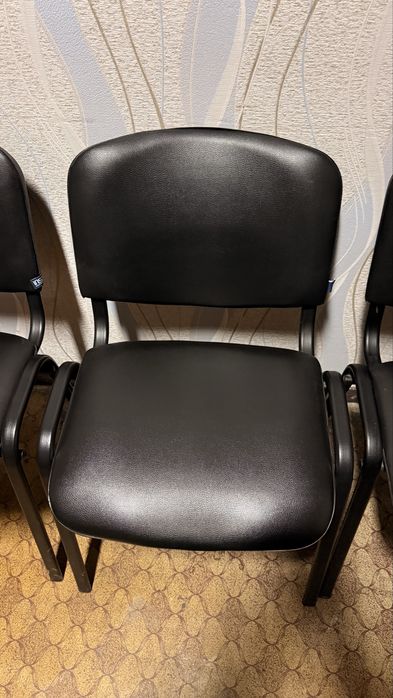 Продам офисные стулья