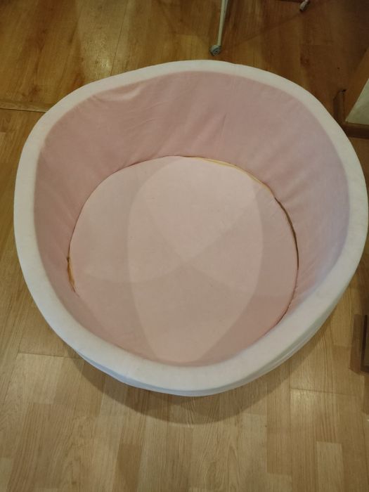 Сухий басейн з кульками