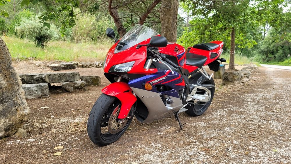 Honda cbr1000rr fireblade 2005