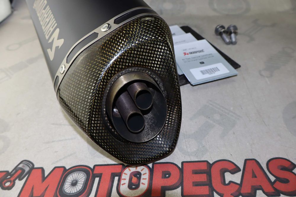 Escape Akrapovic para Honda ADV 350  Forza 350 e Sh 350 ano 2024 euro 5 .