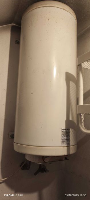 Cilindro aquece agua quente