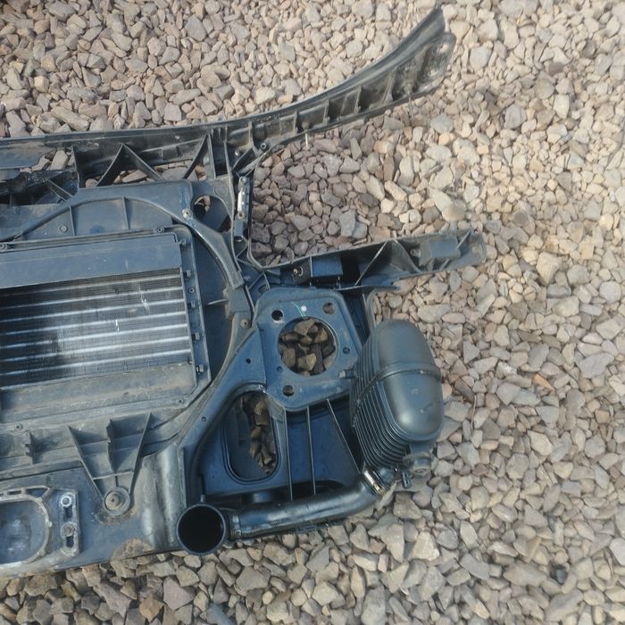 Audi a4 b6 1.9 tdi pas przedni kompletny chłodnice wentylator