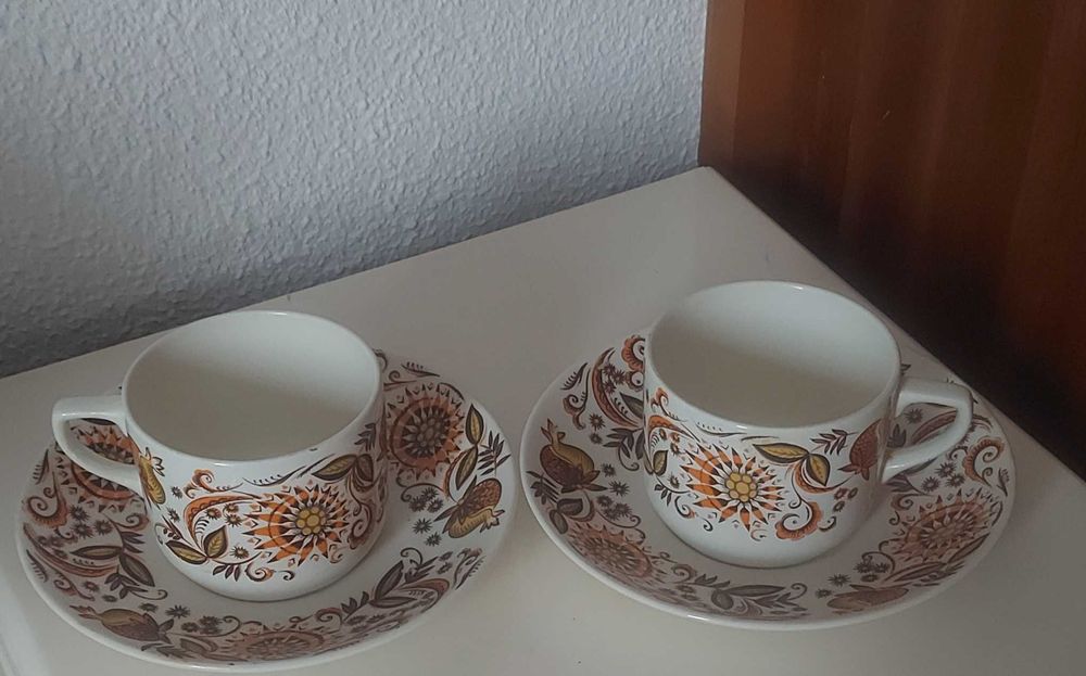 2 chavenas almocadeiras Sacavém