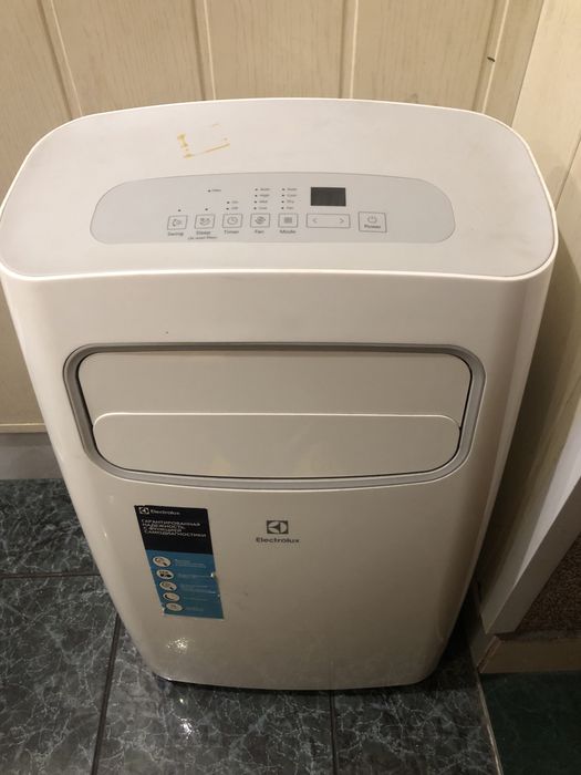 Мобільний кондиціонер Electrolux EACM-12 CG/N3 (серія Mango)
