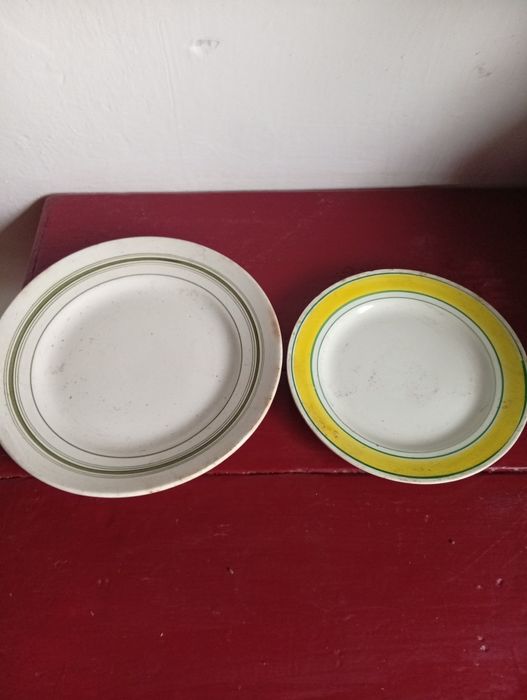 полумиски тарелки и емалированний миски