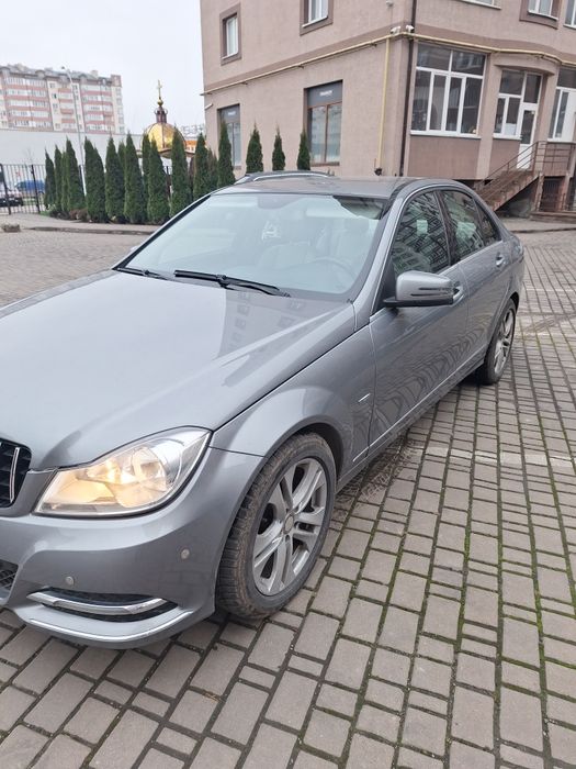 Продам мерседес204