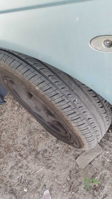Carro com excelente cuidados