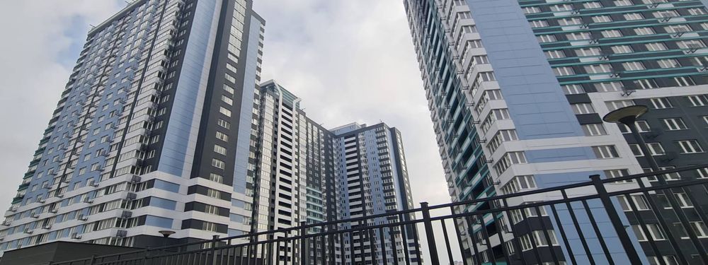 Квартира з ремонтом в новому зданому будинку Sky city компанії Будова