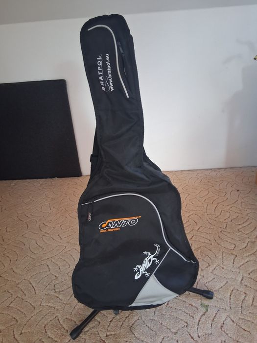 Sprzedam gitarę klasyczną firmy Tanglewood w znakomitym stanie