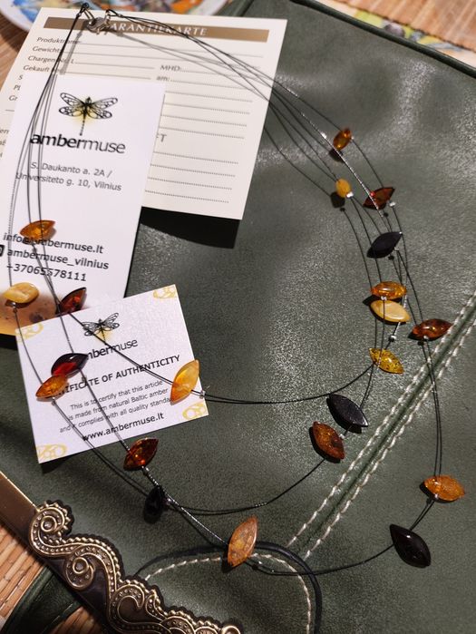 Ambermuse. Прибалтійський бурштин, кольє.