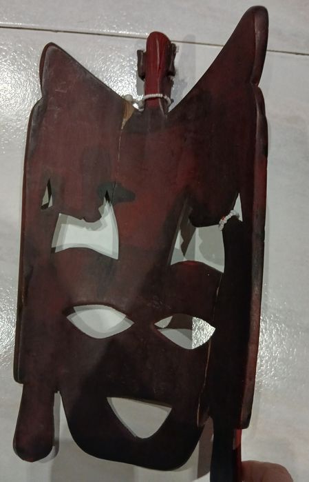Máscara Africana em Madeira