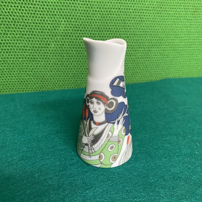 Conjunto de jarras antigas