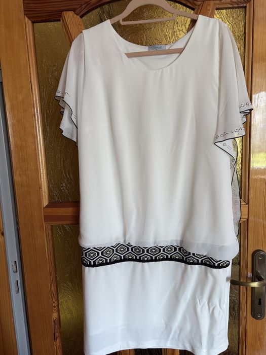 Sukienka elegancka biała