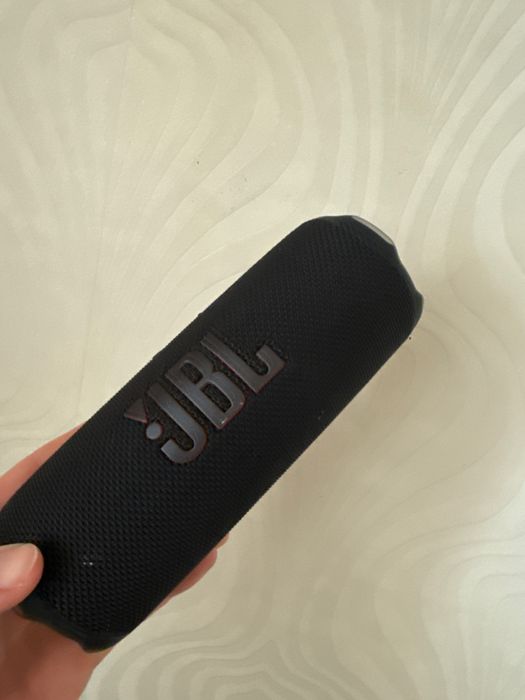 Jbl flip 4 (не включається)