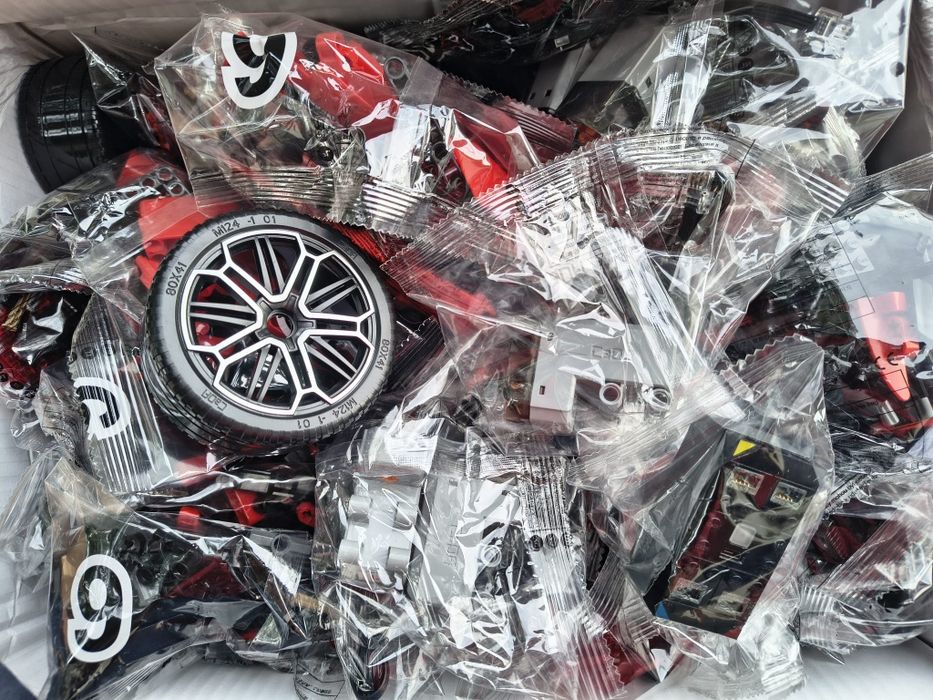 Klocki Cada YANGWANG U9 BYD 1:8 zdalnie sterowany 3671 el.