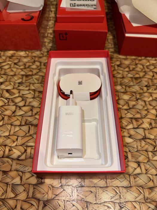 Зарядний пристрій OnePlus SUPERVOOC 100W Power Adapter