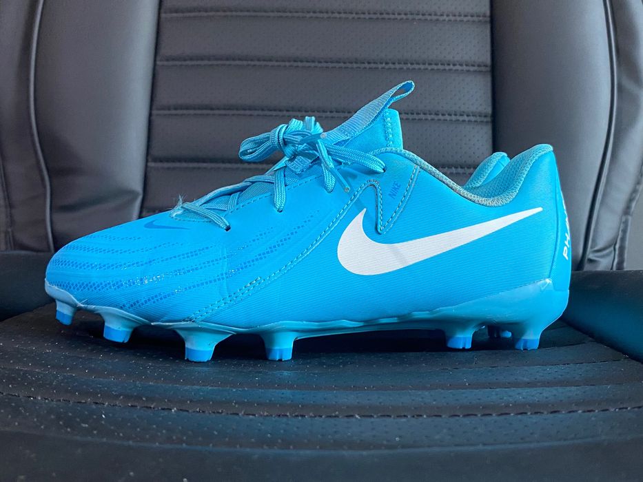 Nike Phantom 36 (23cm) Buty piłkarskie korki