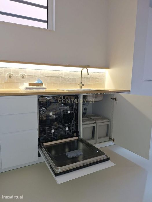 Apartamento T2 para arrendamento em Campo de Ourique
