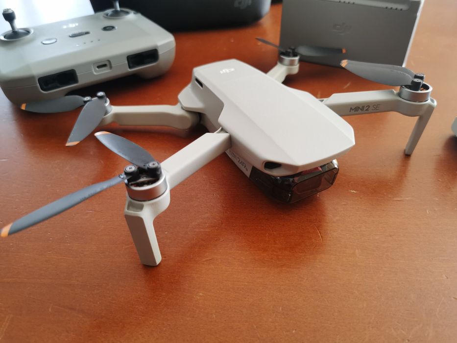 Dron DJI Mini 2 Fly More Combo