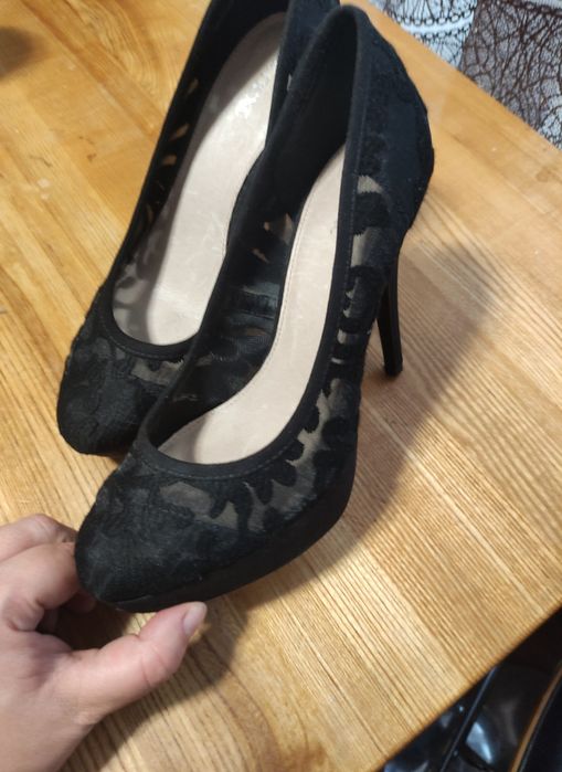 Czarne szpilki na platformie rozmiar 39