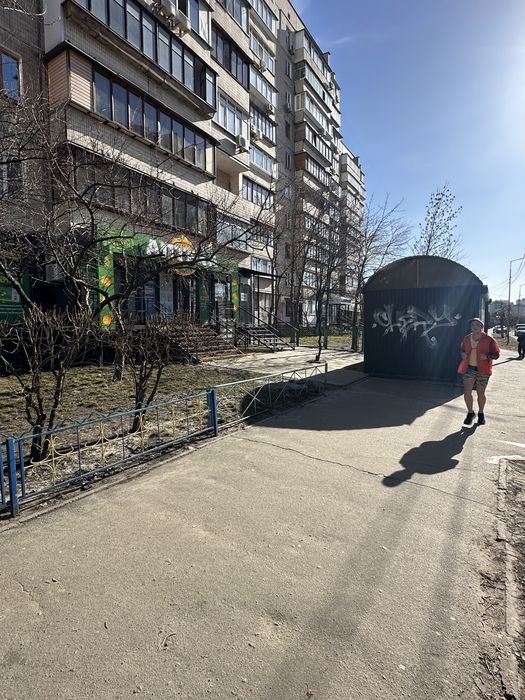 Оренда Фасадного Приміщення Драгоманова 27