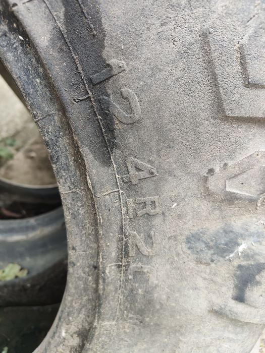 Komplet opon Pirelli 12.4 R20 wznacniane okazja MTZ Belarus Białoruś
