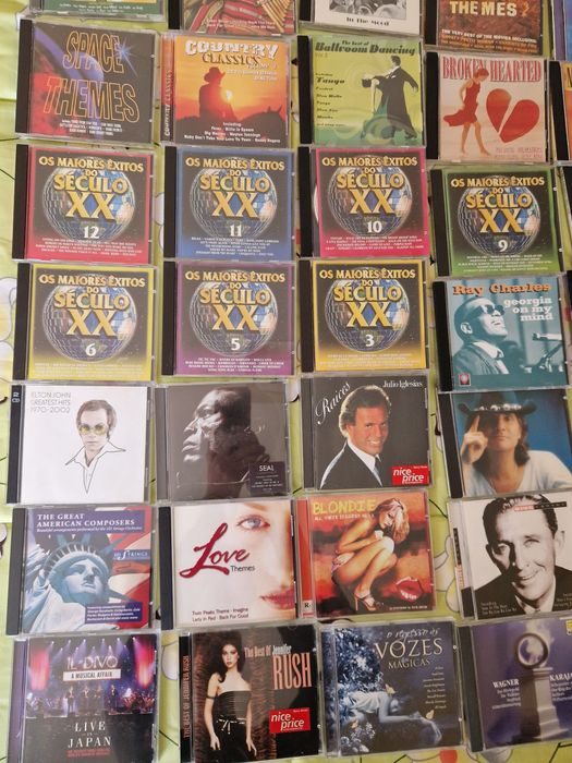 Lote de 100 CDs Música Diversa