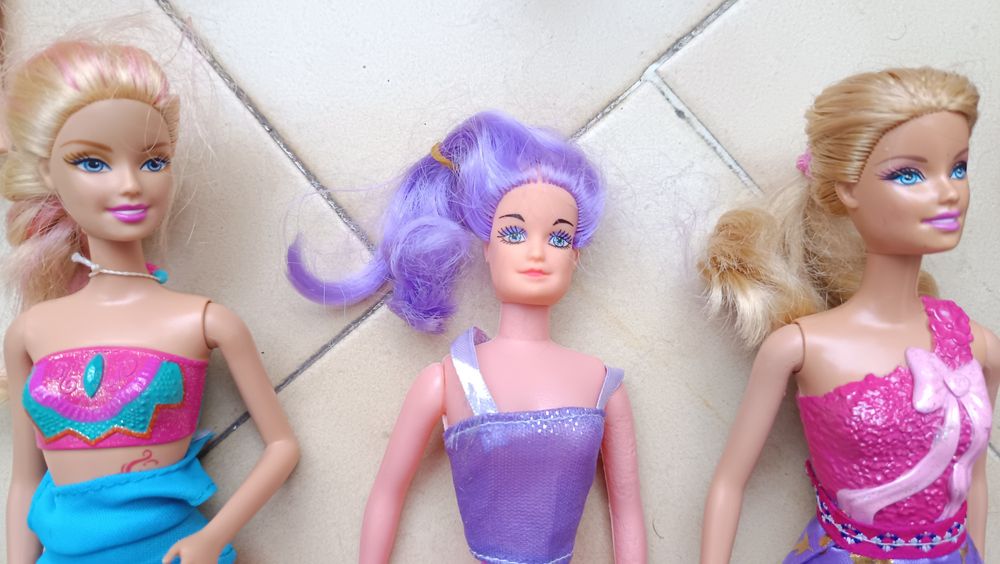 10 bonecas Barbie