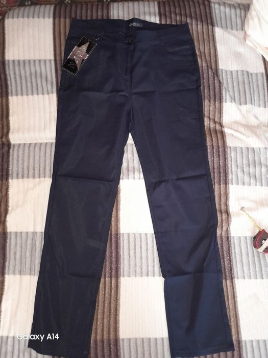 Продам нові брюки,33 розмір.