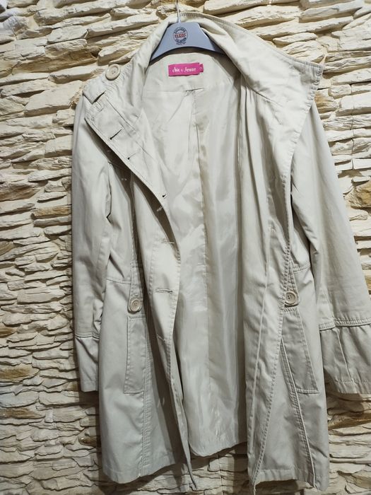 Beżowy, bawełniany płaszcz