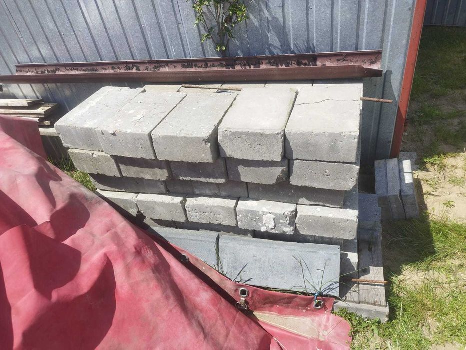Bloczek betonowy fundamentowy