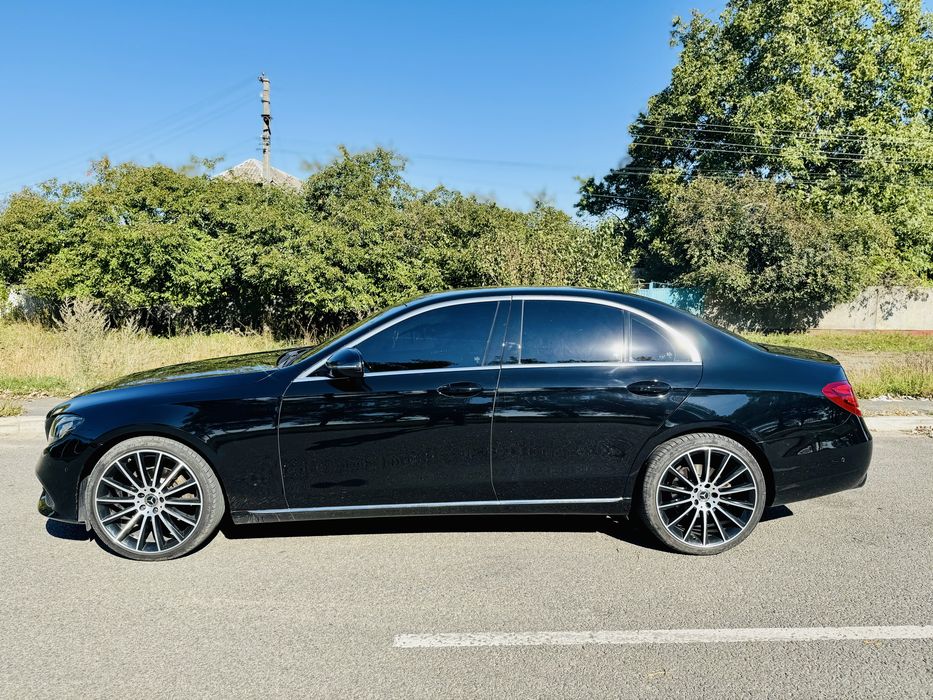 Mercedes-Benz E220D W213 Avantgarde 2019 рік