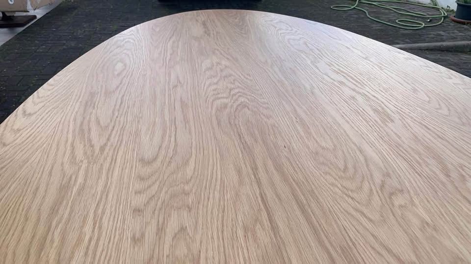 Mesa jantar oval em carvalho