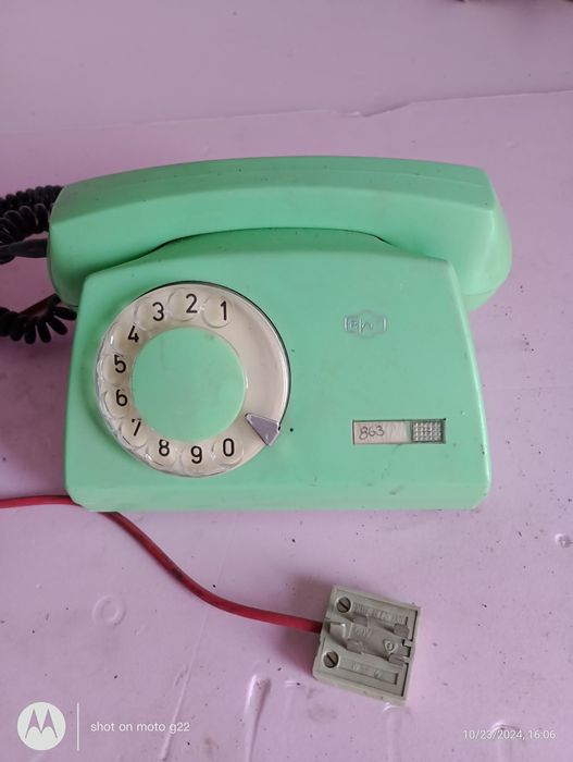 Telefon stacjonarny lata 70-80 ubiegłego wieku