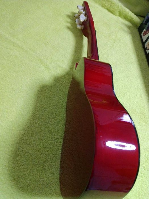 Viola/guitarra (viola pequena)