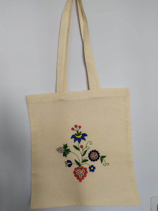 Ręcznie haftowana torba z kaszubskim wzorem - nr 9