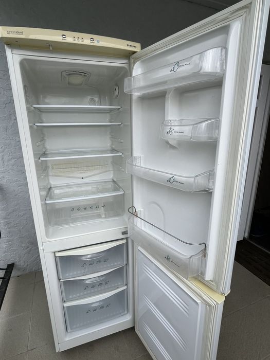 Продам холодильник