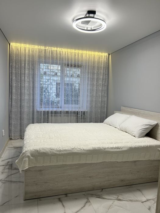 Здається 2-ох кімнатна квартира у центрі Міжгірʼя