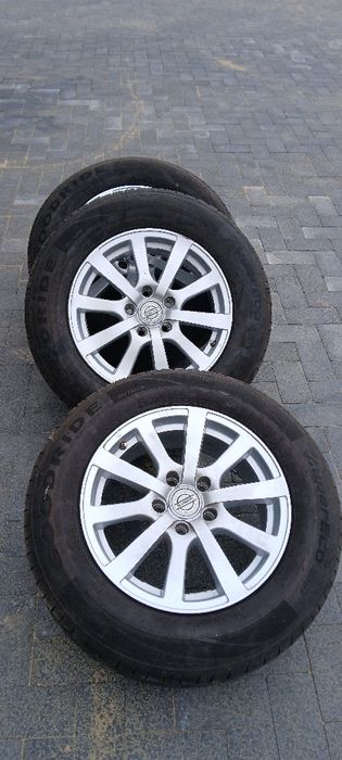 Alufelgi Nissan 5x114.3 z oponami Goodride 215/65 R16