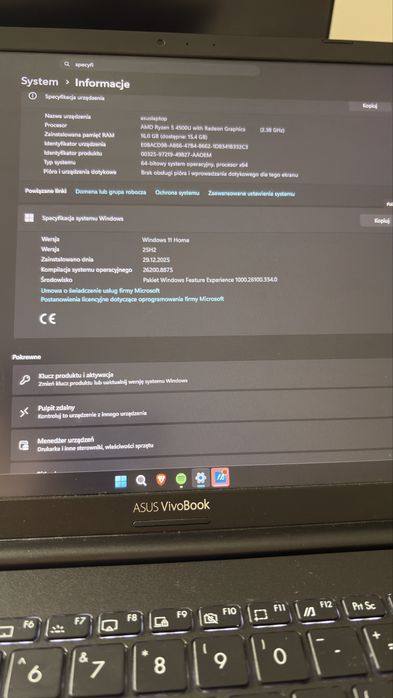 Laptop Asus Vivobook 15 (Z pudełkiem i zestawem kabli)