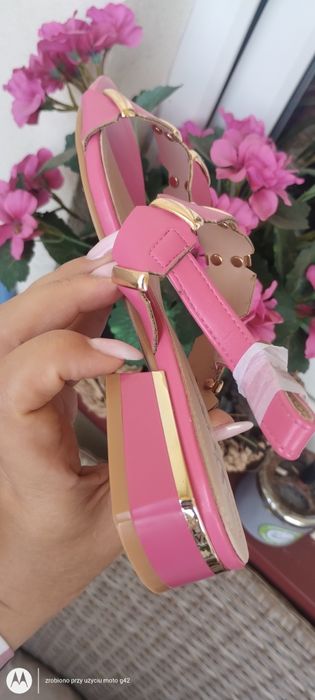 Piękne sandałki damskie