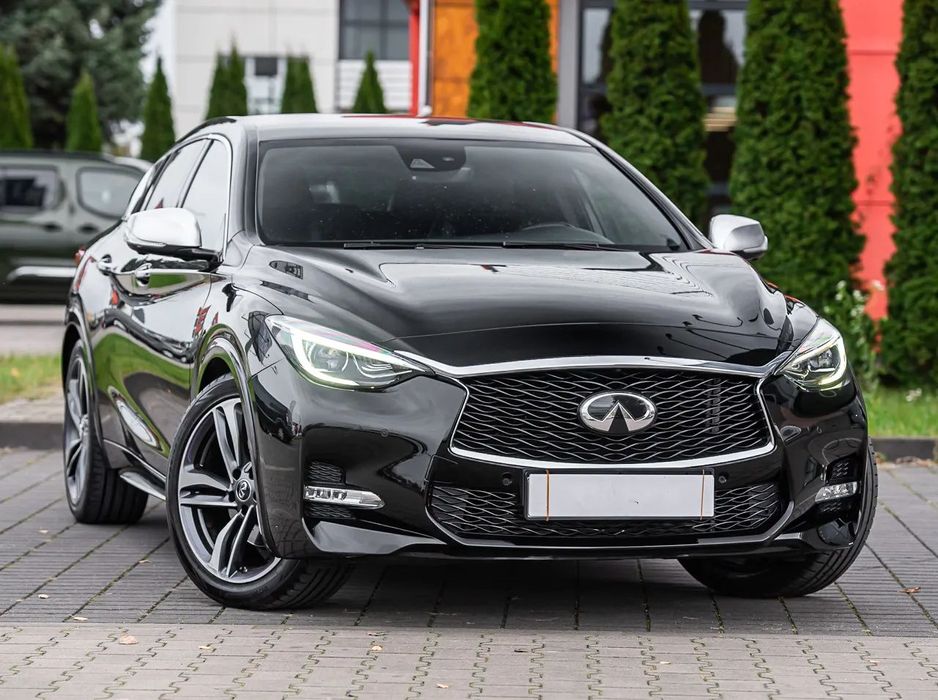 Infiniti Q30 2.0T 211KM 4x4 Alcantara Full LED Nav Kamera360 Tempomat Grzane Fotele