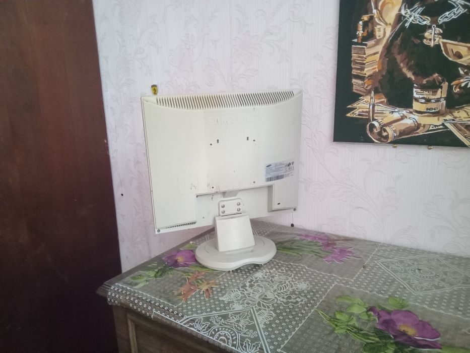 Монитор Samsung 2005г