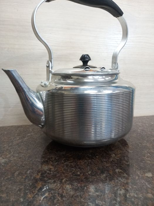 Електрочайник новий