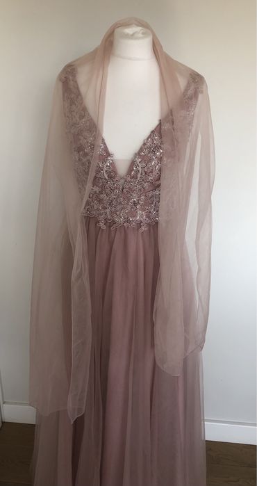 Suknia z tiulu Luxuar Limited